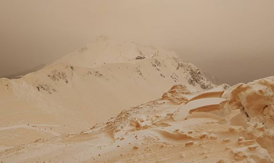 V ruskom Soči si môžete postaviť oranžového snehuliaka. Vysvetlíme vám, ako je to možné