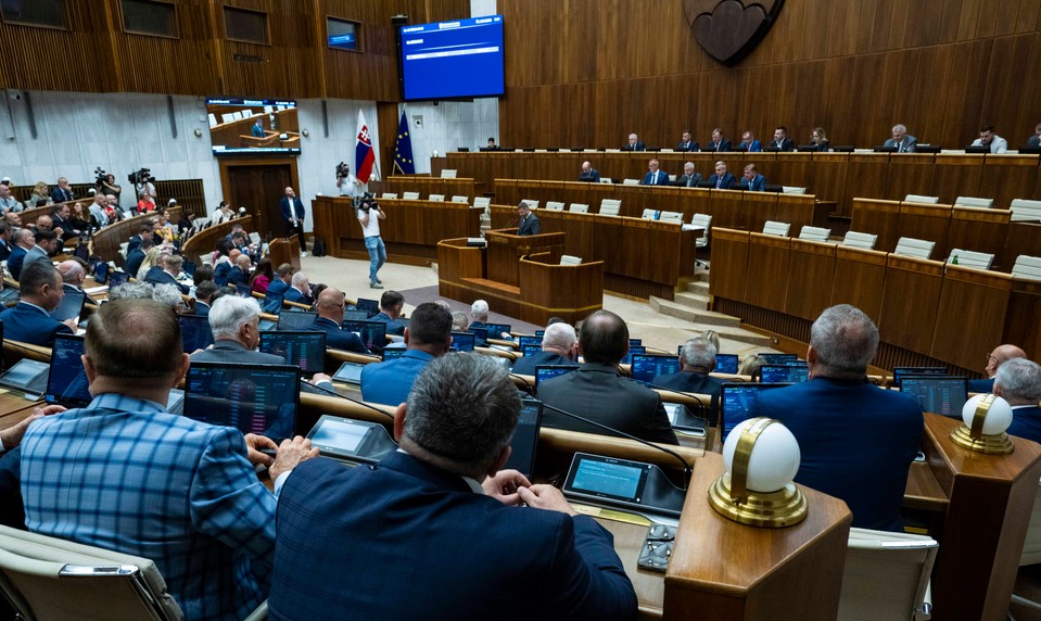 Odvolávanie Tarabu sa zatiaľ neuskutočnilo. V parlamente sa nenašiel dostatok poslancov