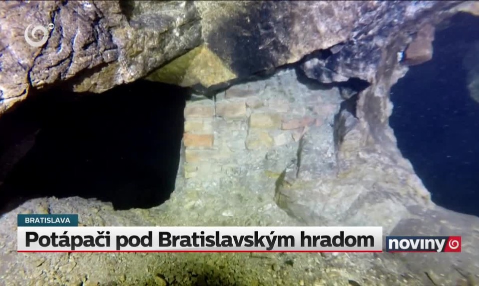 Potápači pod Bratislavským hradom