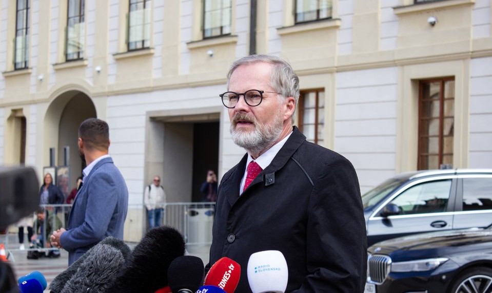 Vláda Petra Fialu podala demisiu. Ministri zostávajú vo funkcii dočasne
