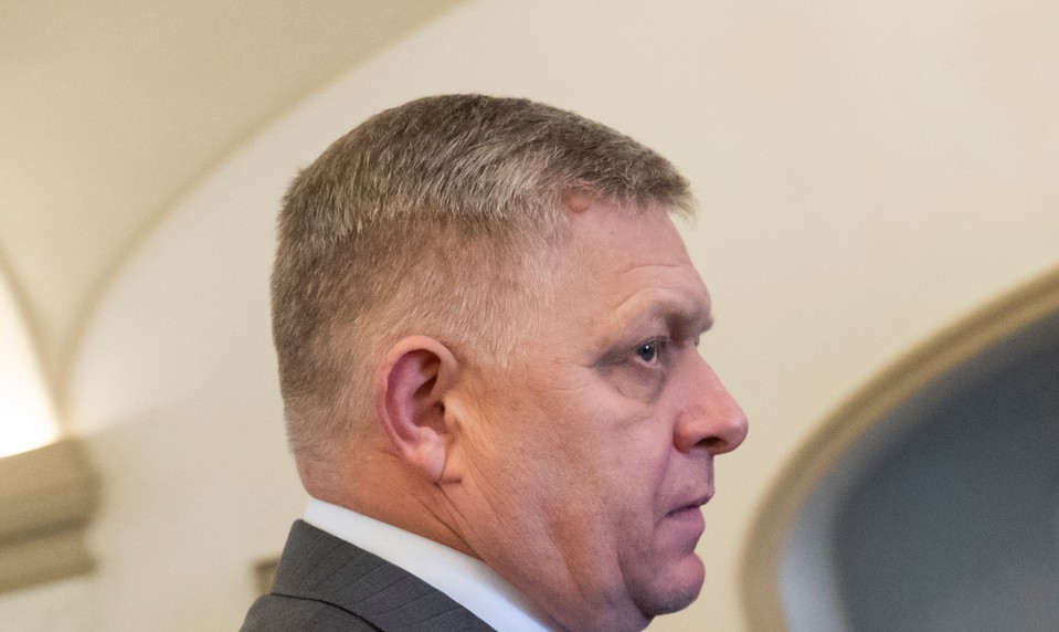 Premiér bude prednášať v Poprade. Udalosť nasleduje po incidentoch s kriedovými nápismi