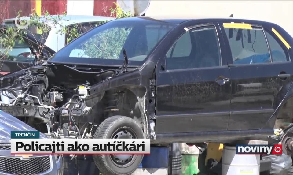 Policajti ako autíčkári