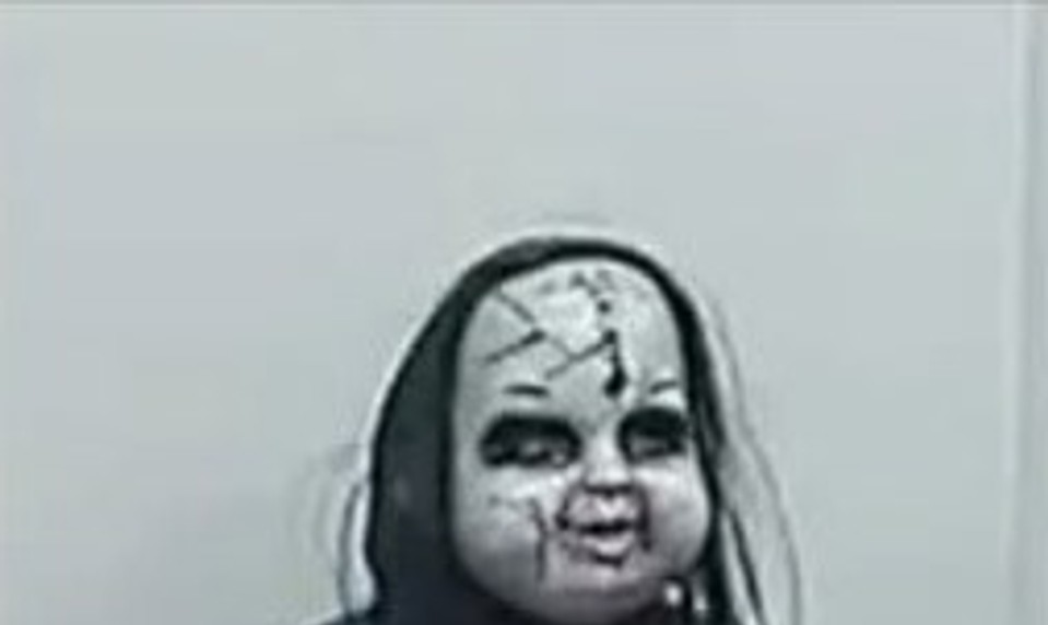 Muž v maske Chuckyho desil ľudí. Chytili ho po dvoch týždňoch