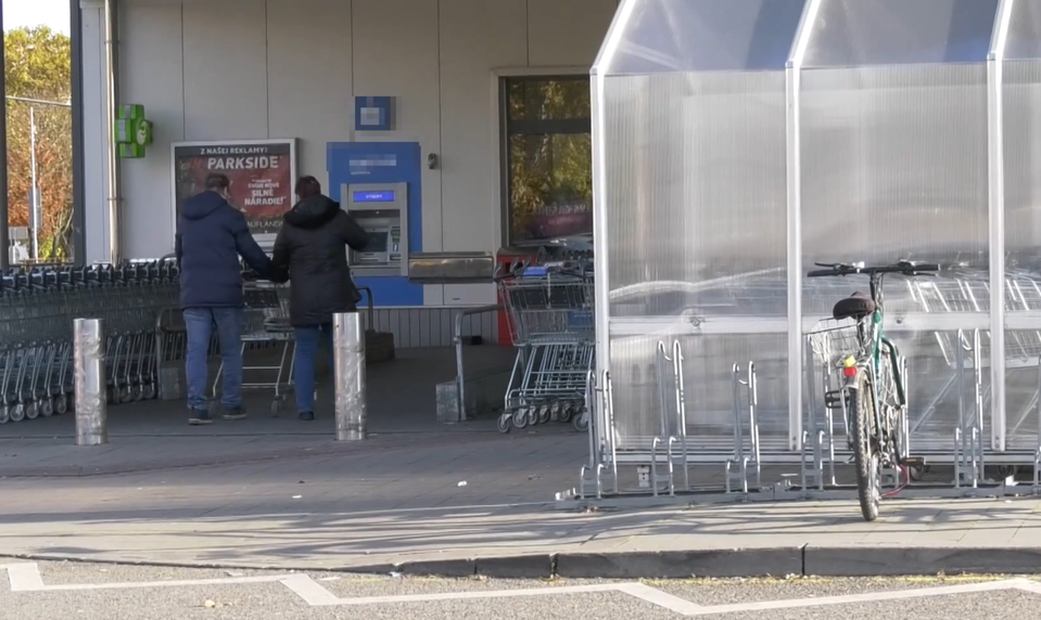 Polícia riešila dva incidenty v priebehu troch dní pri obchodoch v Michalovciach