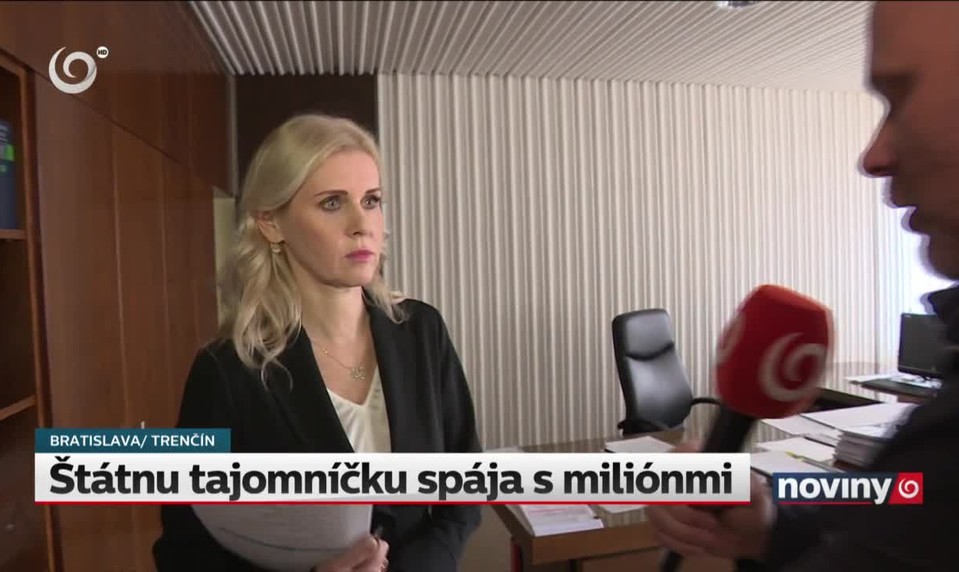 Štátnu tajomníčku spája s miliónmi