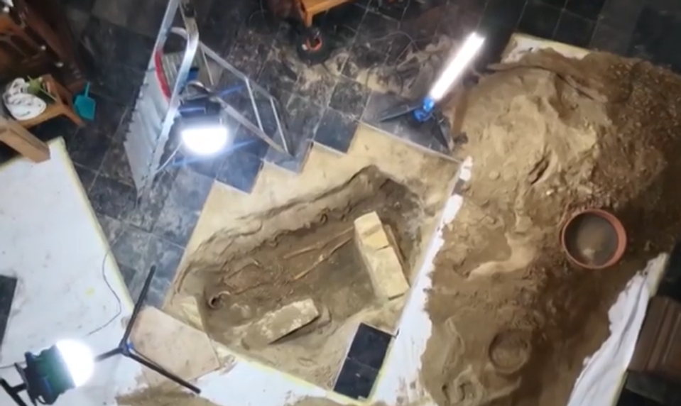 Záhada mušketiera D'Artagnana sa zamotáva. Chyba pri vykopávkach mohla zničiť kľúčové dôkazy