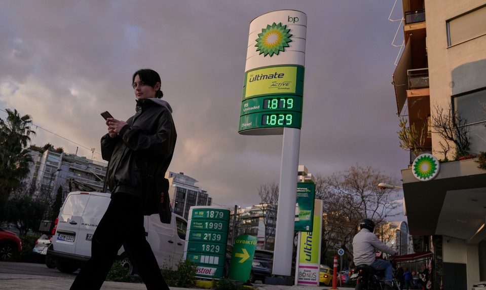 Grécko rozdáva peniaze na benzín. Toto by Slováci brali okamžite