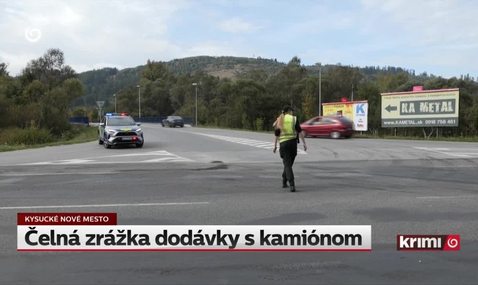 Čelná zrážka dodávky s kamiónom