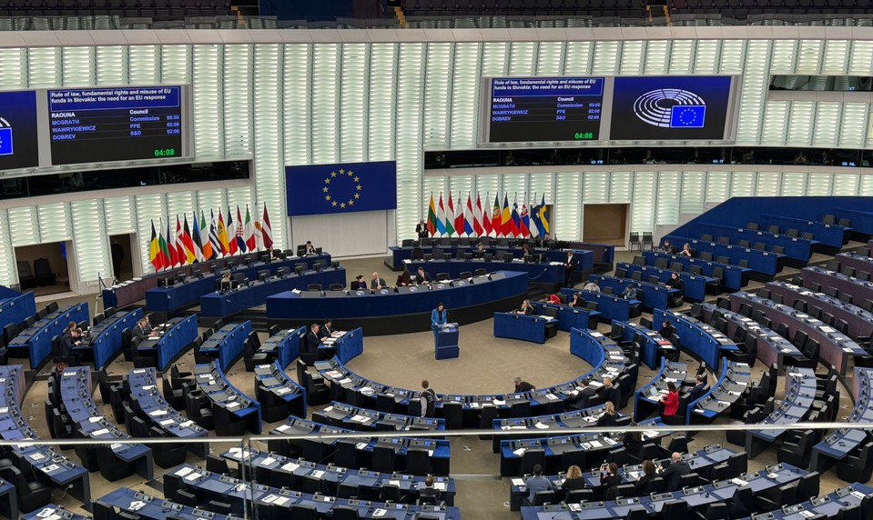 NAŽIVO: Europoslanci rokujú o stave právneho štátu na Slovensku