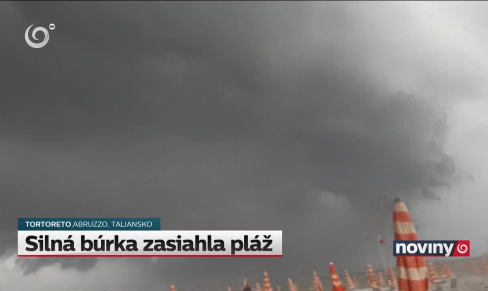 Silná búrka zasiahla pláž