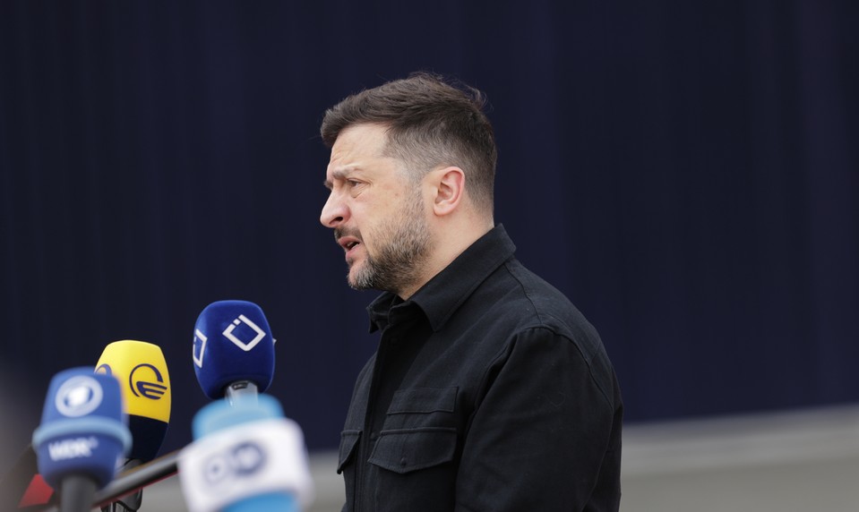 Zelenskyj obvinil Rusko z porušenia prímeria. Hlási viac než stovku útokov