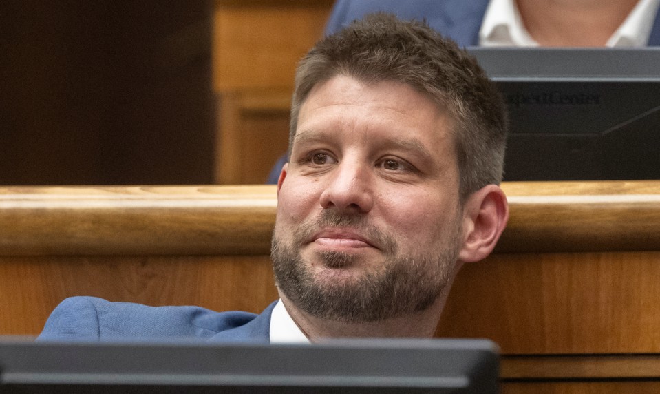 PS stále pred Smerom. Nový prieskum JOJ 24 ukázal aj zmenu medzi voličmi