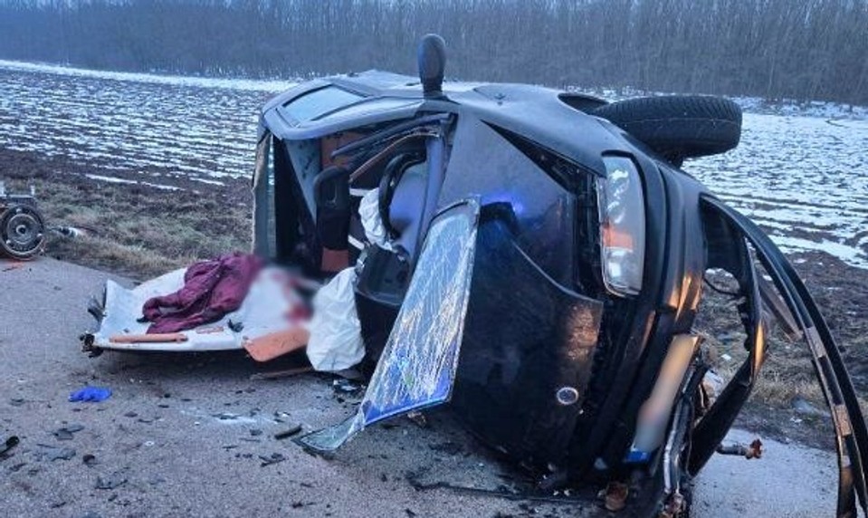 Po čelnej zrážke zostali dva ťažko zranení. Detaily vyšetruje polícia