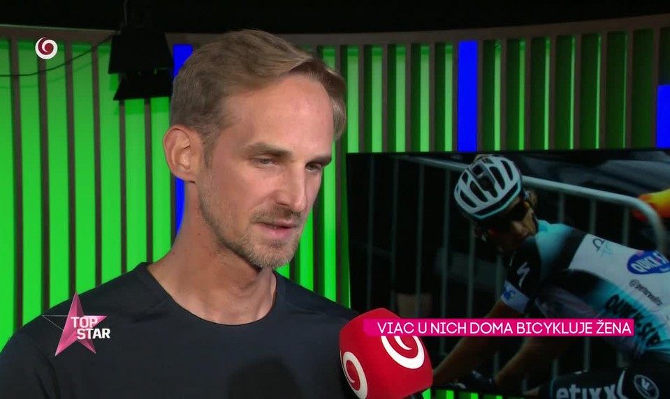 VIAC U NICH DOMA BICYKLUJE ŽENA