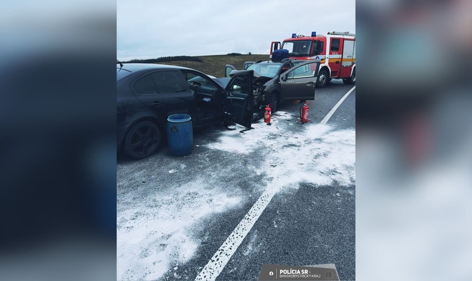 Pri čelnej zrážke tragicky zomrela 69-ročná spolujazdkyňa