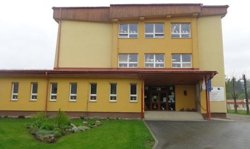 Útok na škole v Staškove: Žiak napadol spolužiakov a učiteľa, dvaja sú zranení