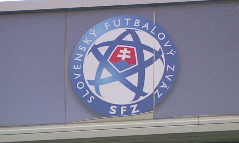 Šok v slovenskom futbale. SFZ môže prísť o milióny za mobily