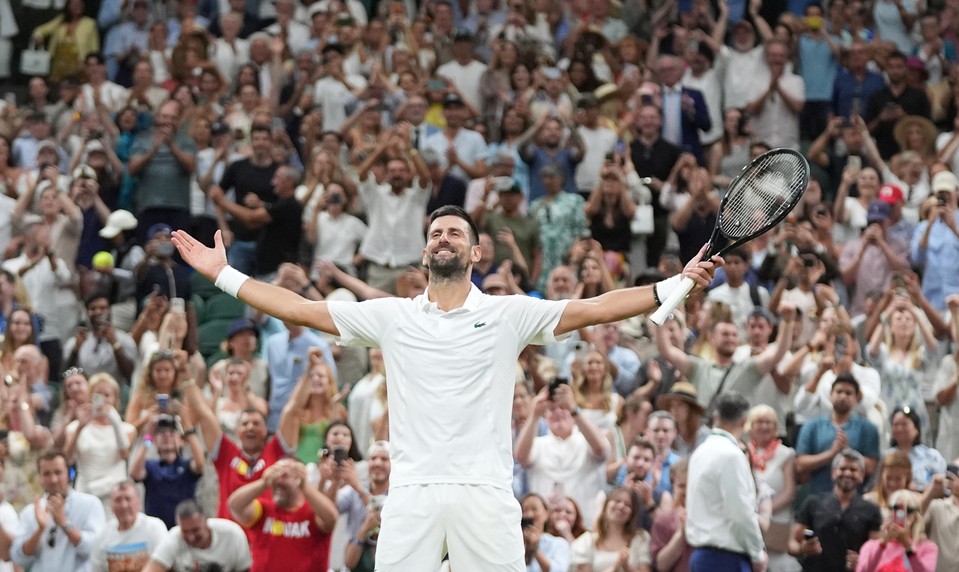 DJOKOVIČ rozšíril epochálne štatistiky, je v semifinále Wimbledonu