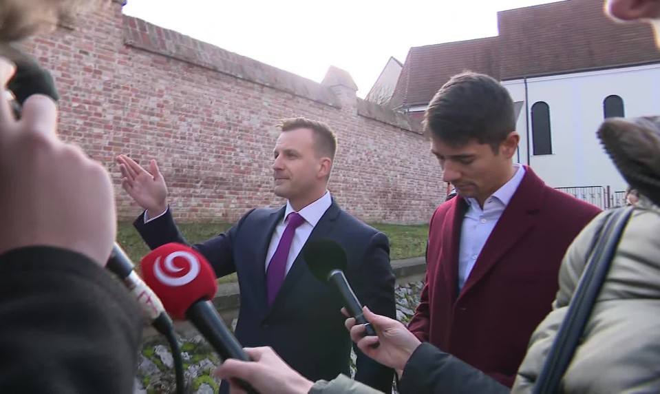 VIDEO: Prišli priamo k davu. Gedra a Kaliňák čelili nahnevaným protestujúcim