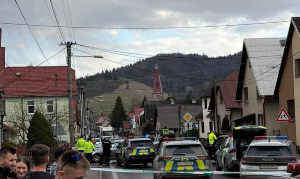 Výbuch v Demänovskej doline: Zlodeji odpálili bankomat a ušli. Polícia ich chytila