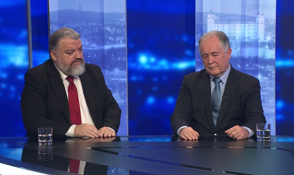 Analýzy 24: "Politika na štyri svetové strany je heslo, nie politika," tvrdí Chmelár