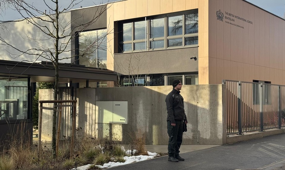 Polícia preveruje údajné hrozby voči školám v Bratislave. TV JOJ má k dispozícii zoznam týchto škôl