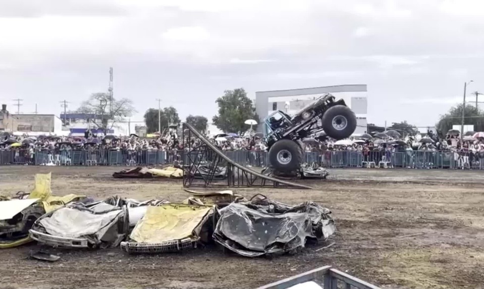 Šou skončila tragédiou: Monster truck vrazil do davu a zabil 3 ľudí vrátane jedného dieťaťa