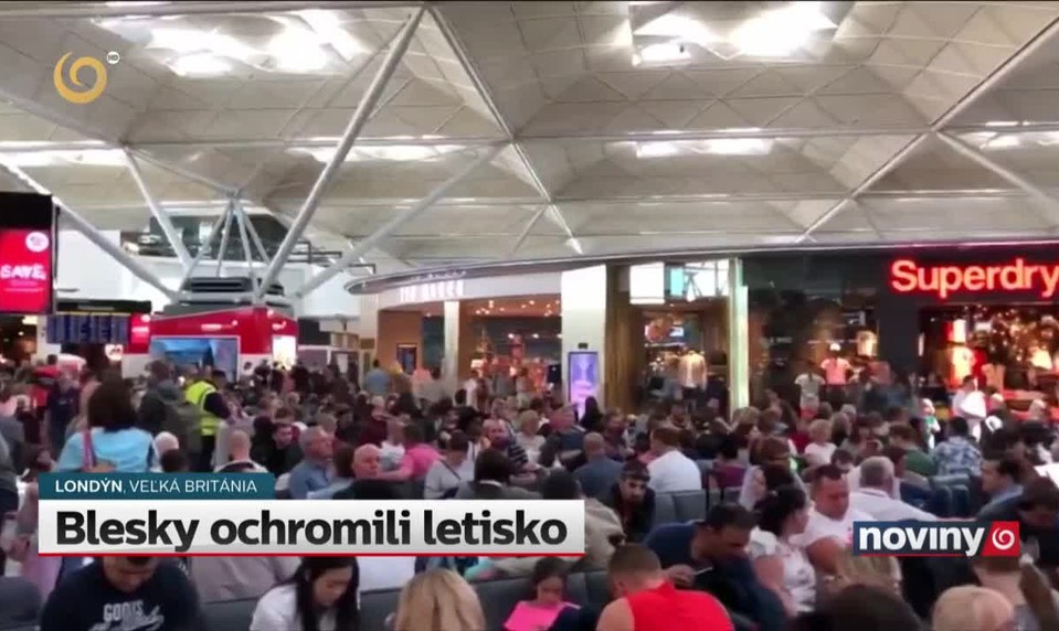 Blesky ochromili letisko