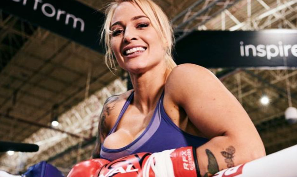 Namiesto boxerských výkonov všetci sledujú jej veľké kozy: Športovkyňa je zatrpknutá