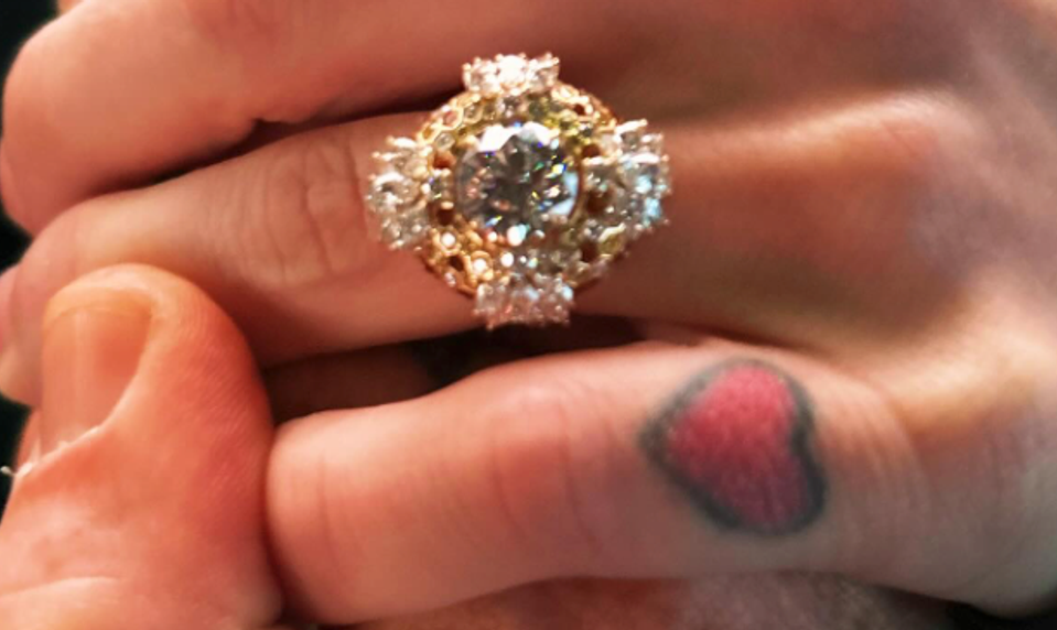 Rozchod krátko po zásnubách! Navonok idylka… Zlomila ju smrť otca?!