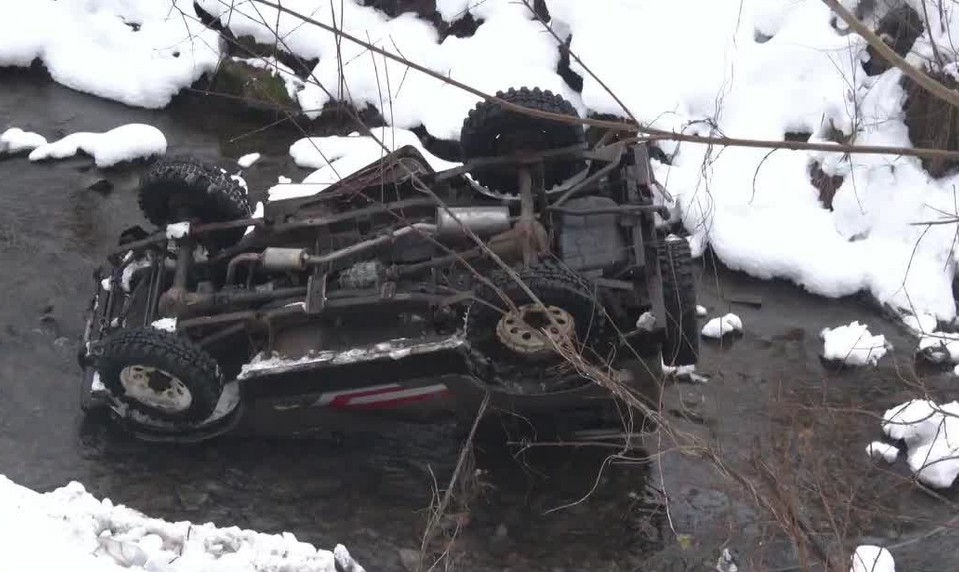 Muž bojoval o život v ľadovej rieke Belá, zachránili ho policajti