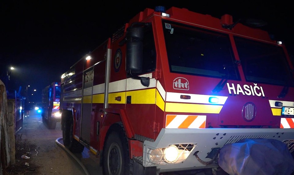 Žilina vyhlásila mimoriadnu situáciu po požiari bytu. Evakuovali 48 ľudí