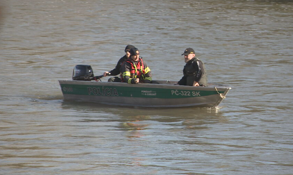 Smutný koniec pátrania: Nezvestného Jaroslava našli vo Váhu mŕtveho