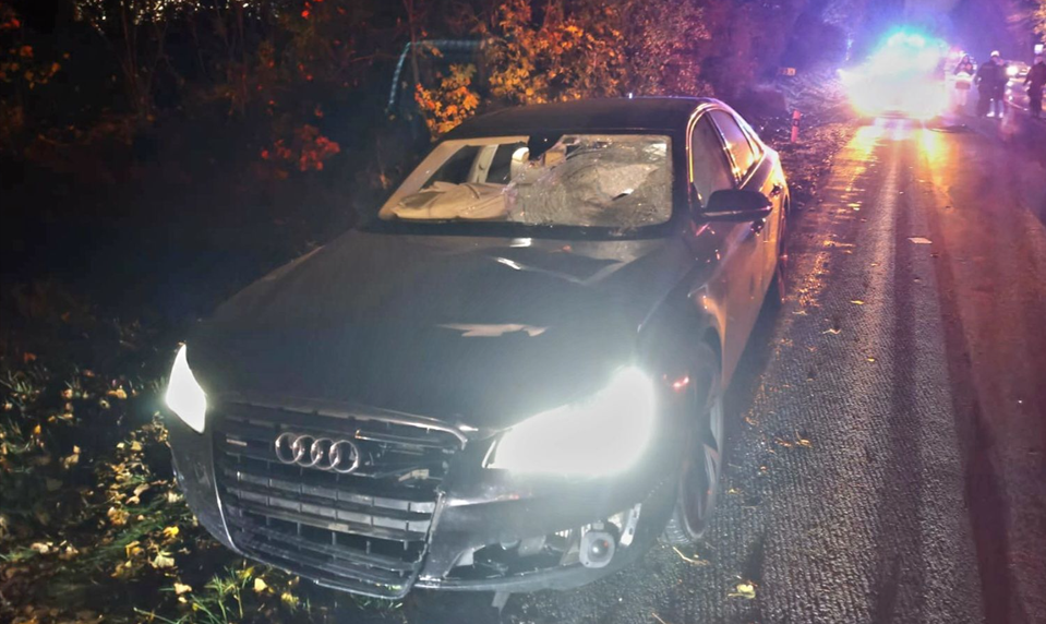 Pri Trnave zomrela chodkyňa po zrážke s autom, polícia zisťuje jej totožnosť