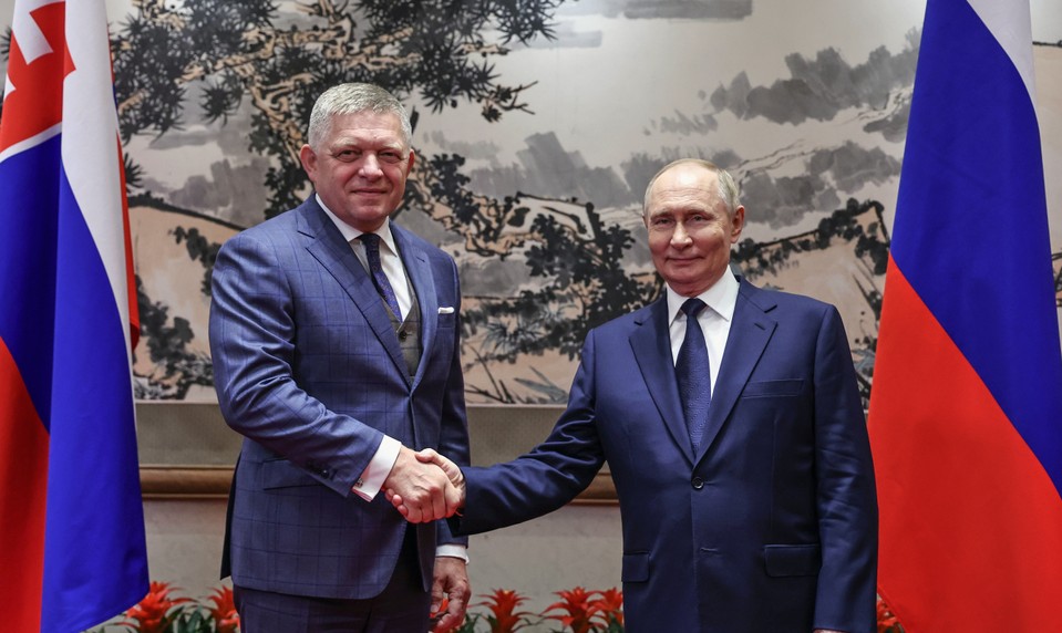 Fico s Orbánom vyzývajú EÚ obnoviť dialóg s Ruskom a zrušiť sankcie