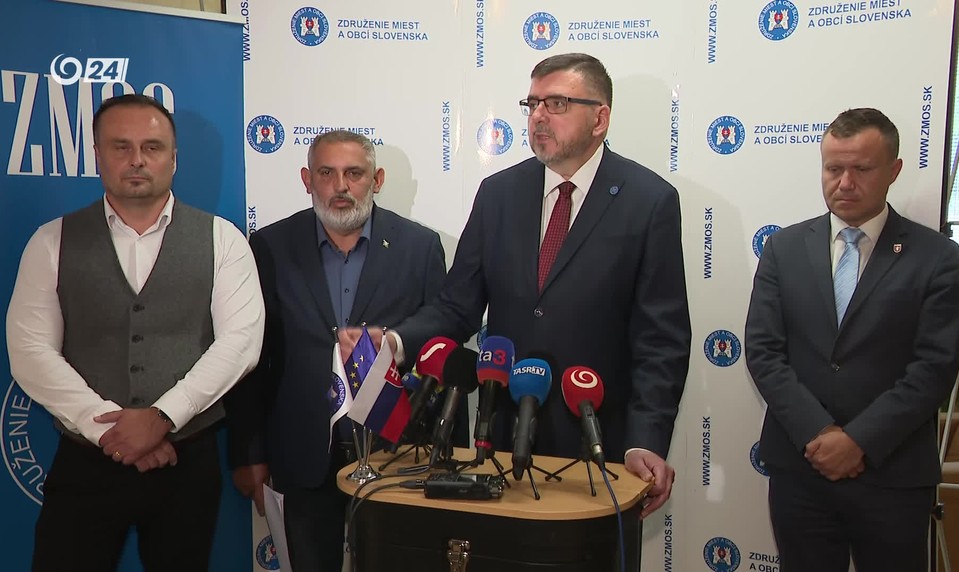 Tlačová beseda ZMOS o komunálnom odpade v rómskych osadách