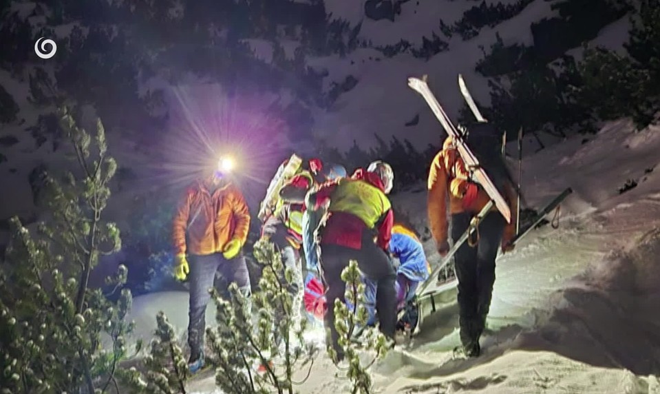 Skialpinista (44) spadol pred očami manželky a syna. Záchrana trvala dve hodiny