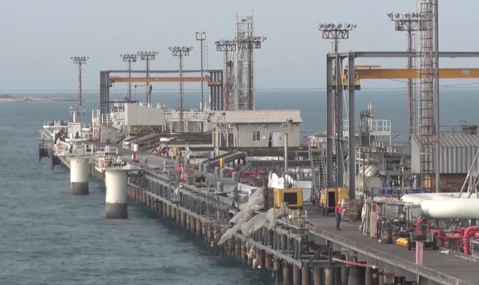 Útoky na iránsku infraštruktúru: Zasiahnutý bol aj strategický ostrov Chárk