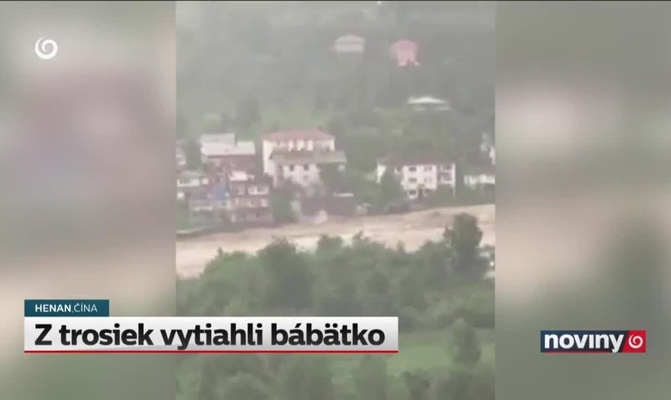 Z trosiek vytiahli bábätko