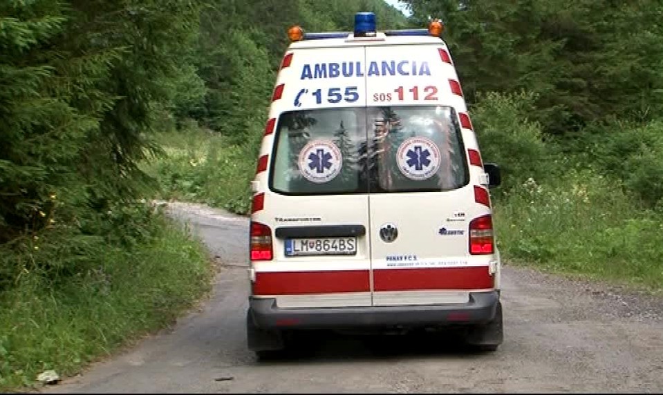 Prevrátený traktor zavalil muža. Záchranári mu už nedokázali pomôcť