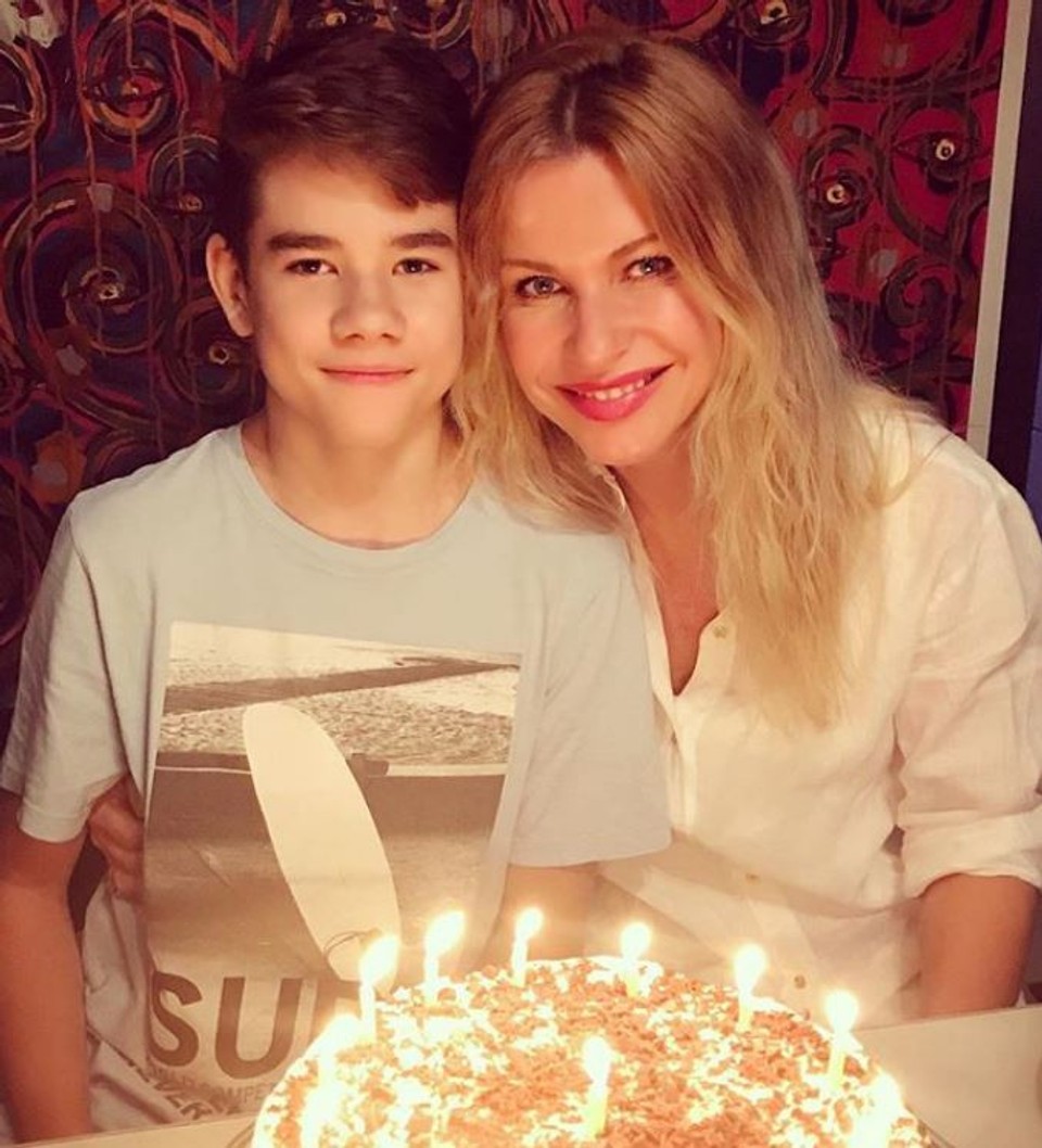 Katarína Jesenská so synom Samkom na oslave jeho 15. narodenín