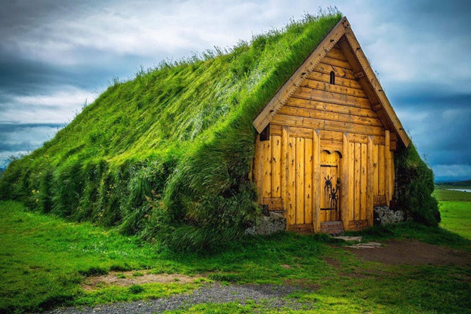 Domy so zelenou strechou