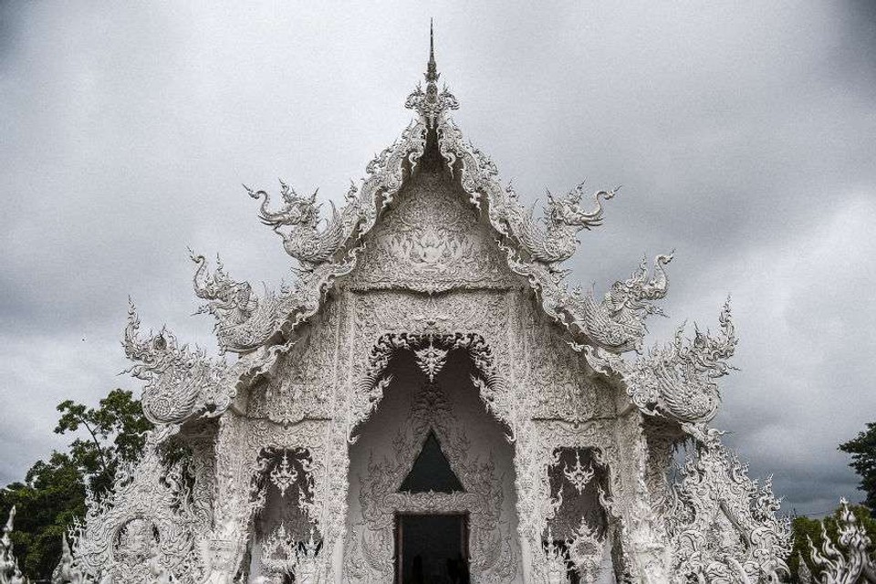 Wat Rong Khun | Biely Chrám v Thajsku