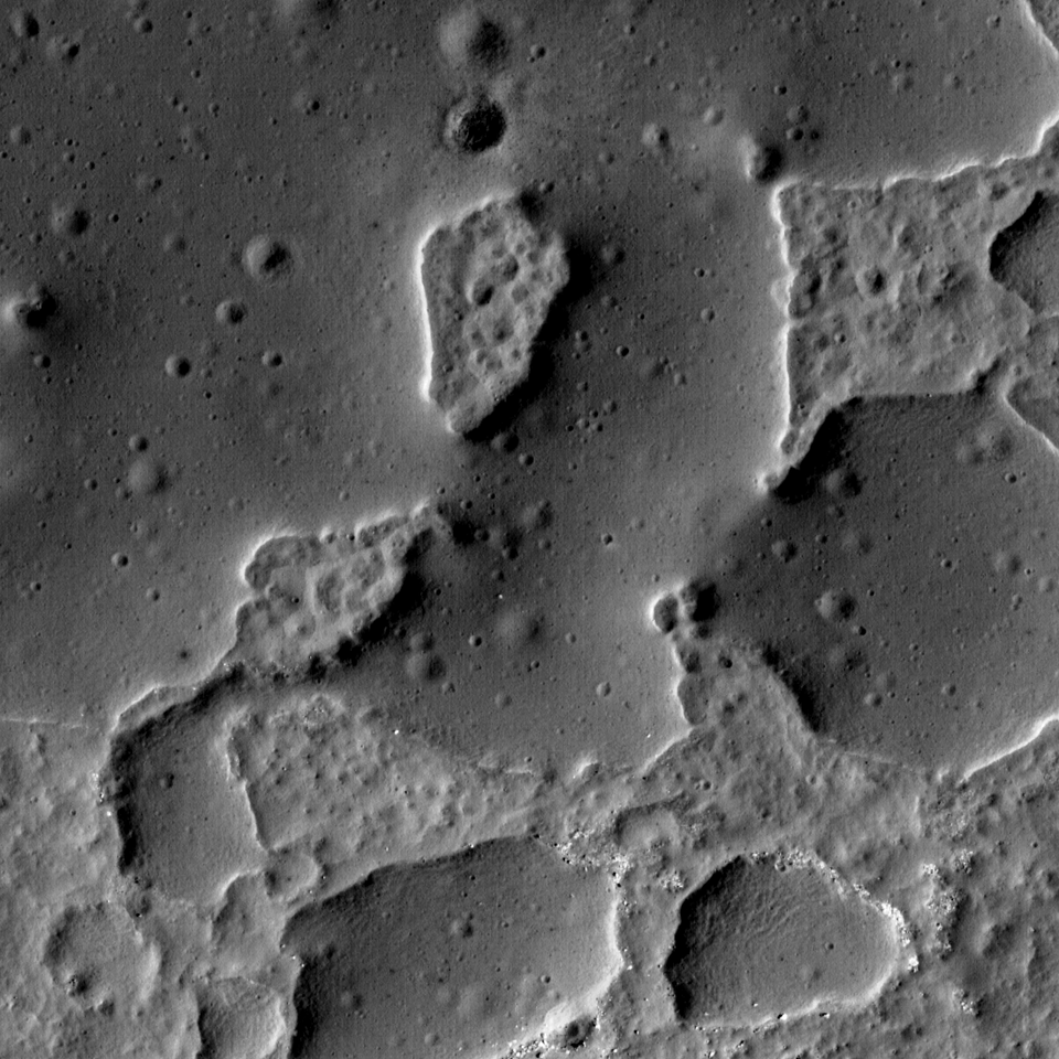 Fotografie sondy LRO (Lunar Reconnaissance Orbiter)