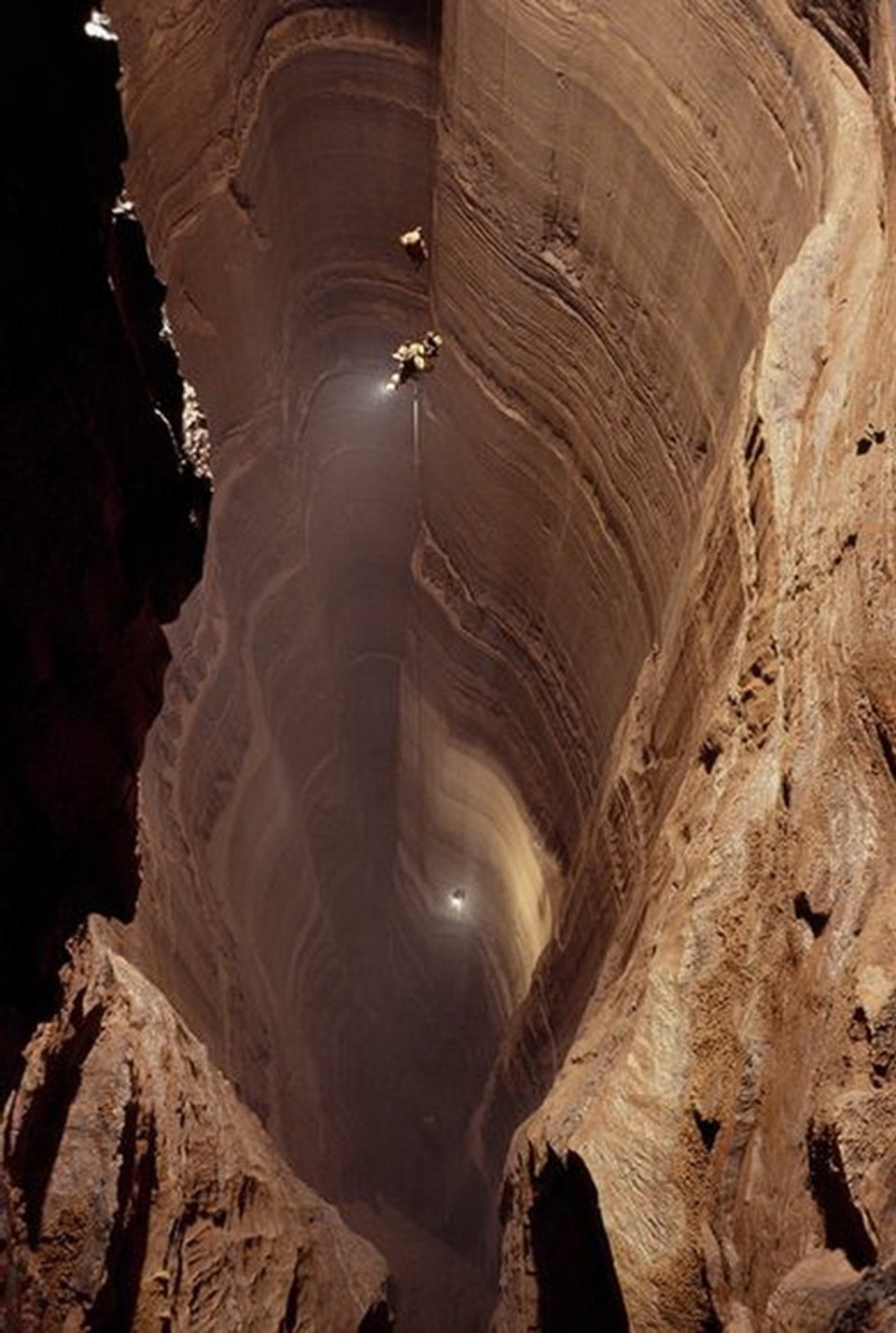 Najhlbšia jaskyňa sveta (2)