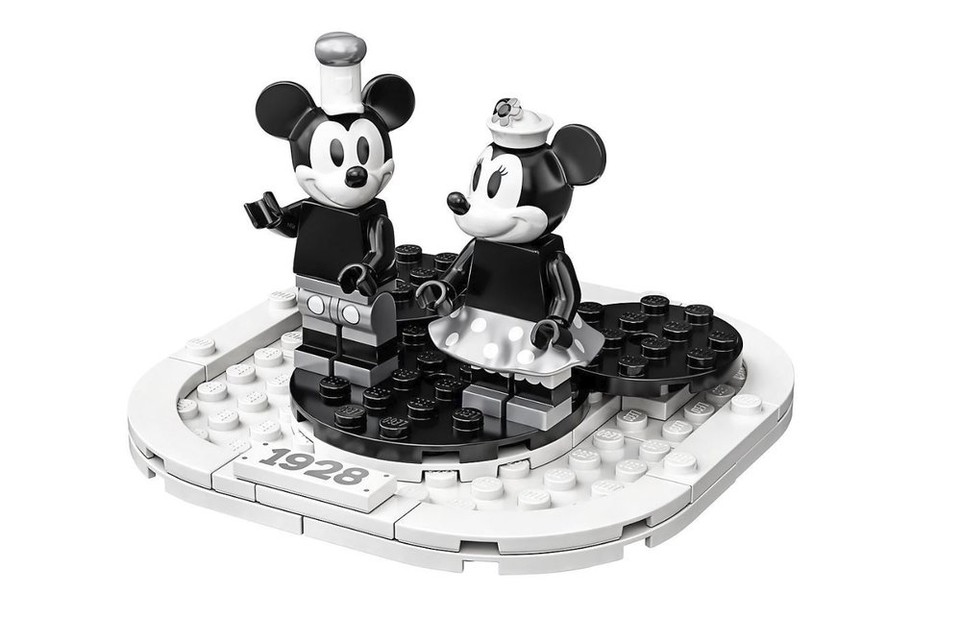 Čierno-biele Lego s Mickey Mousom odkazujúce na rok 1928