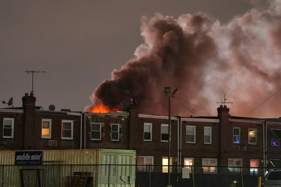 Philadelphia_Small_Plane_Crash082750