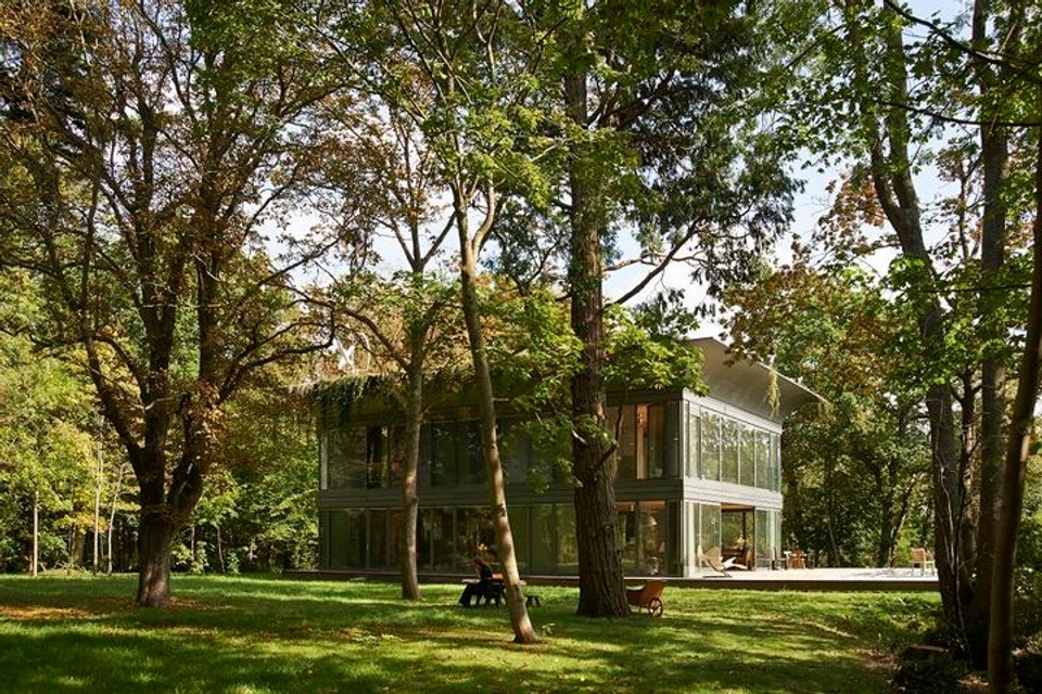 Moderné domy v lone prírody (3)