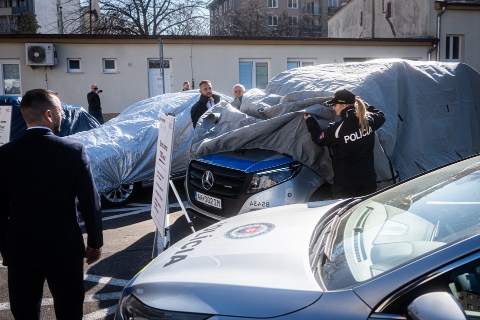 Rezort vnútra predstavil nový dizajn policajných áut