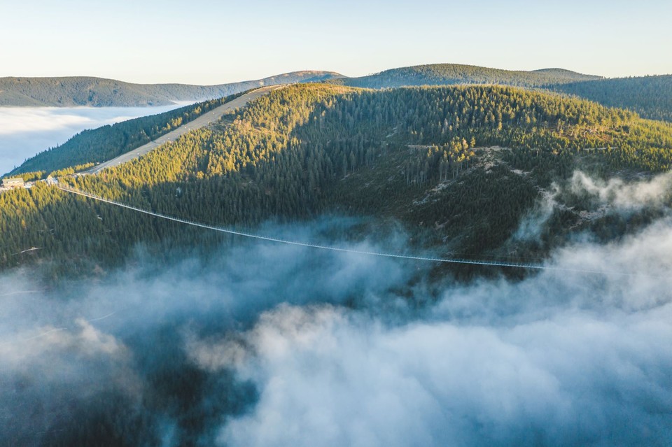 Visutý most cez údolie na Dolnej Morave - Sky Bridge 721